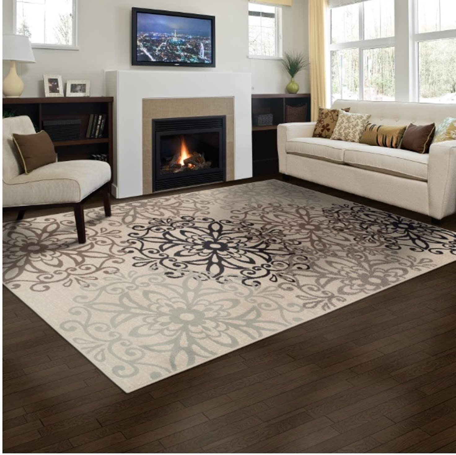 Elegant Floral Pattern Area Rug — view 1
